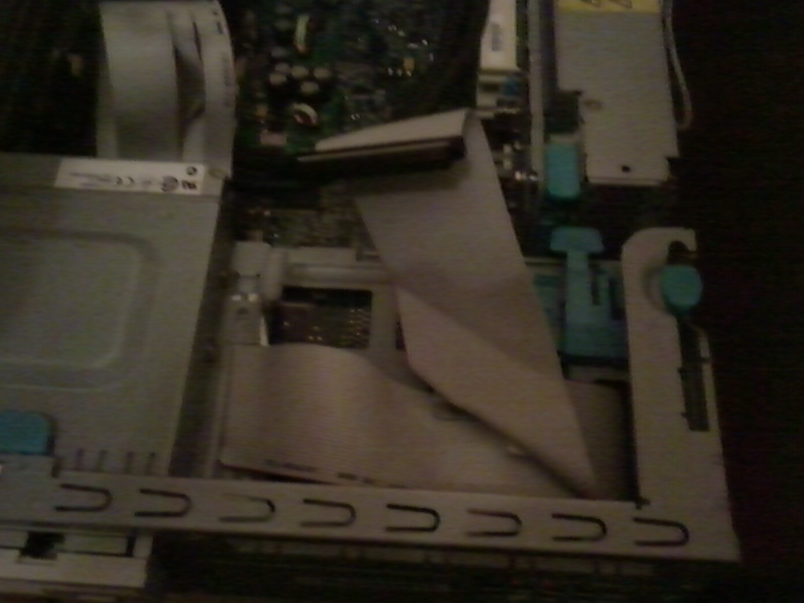 De aquí salió el monstruo, ese cable es el único que tuve que desenchufar.