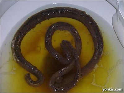 Se ve el aurea q desprende envuelta en un hilo de misterio y espiritismo.